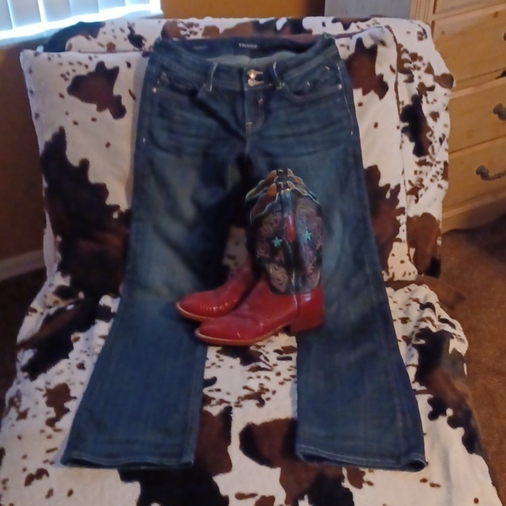 VIGOSS, THE NEW YORK, BOOT CUT JEANS, SIZE 7/8, LENGTH 33.